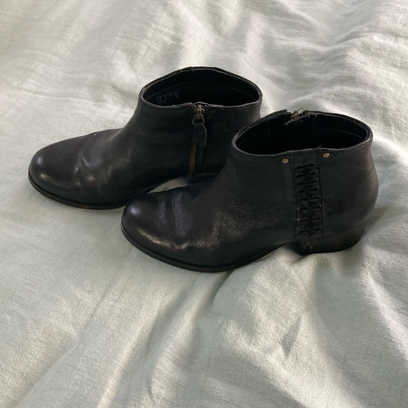 Clarks Artisan Maypearl Fawn Ankle Boots - Picture 3 of 8